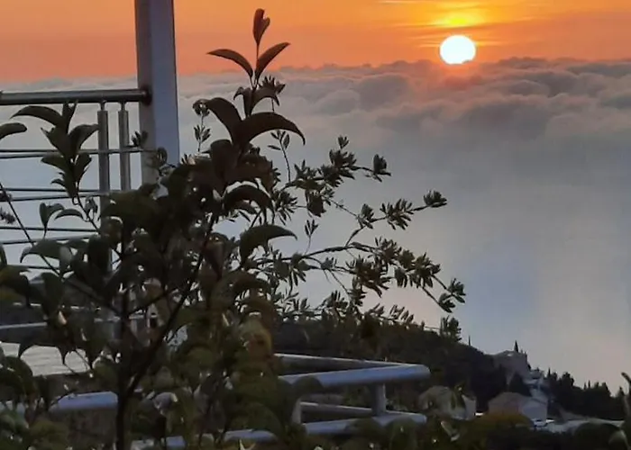 Landsted Sun Castle *